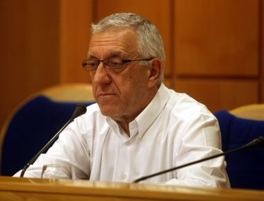 Ερώτηση Ν. Κακλαμάνη για τον ακριβή αριθμό κρατουμένων που αποφυλακίστηκαν